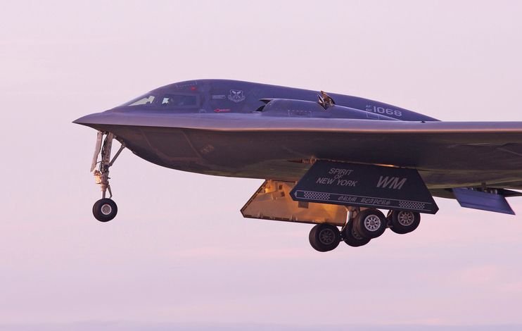 aviao-b-2-spirit-visto-de-lado