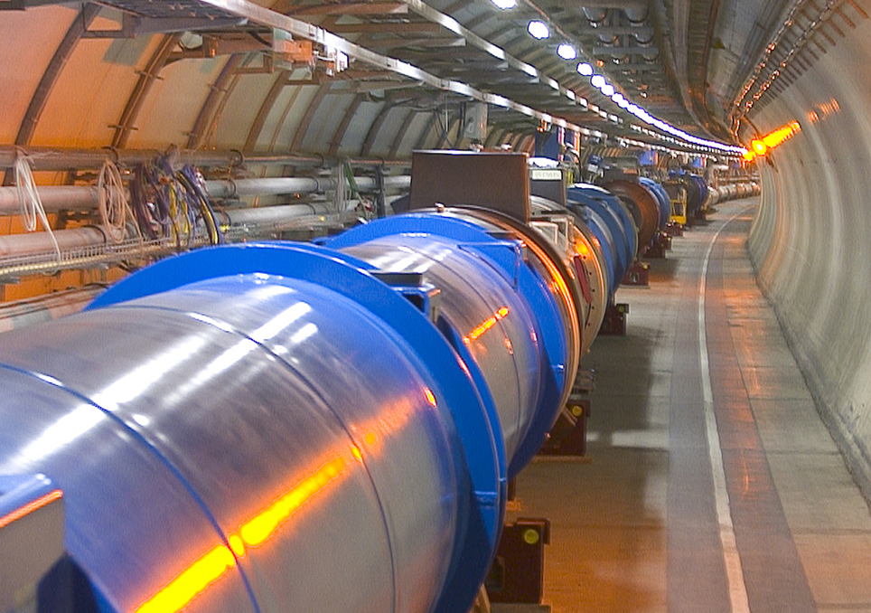O modelo novo irá ajudar a descrever mais precisamente experimentos que acontecem no LHC do CERN. Crédito: CERN O modelo novo irá ajudar a descrever mais precisamente experimentos que acontecem no LHC do CERN. Crédito: CERN