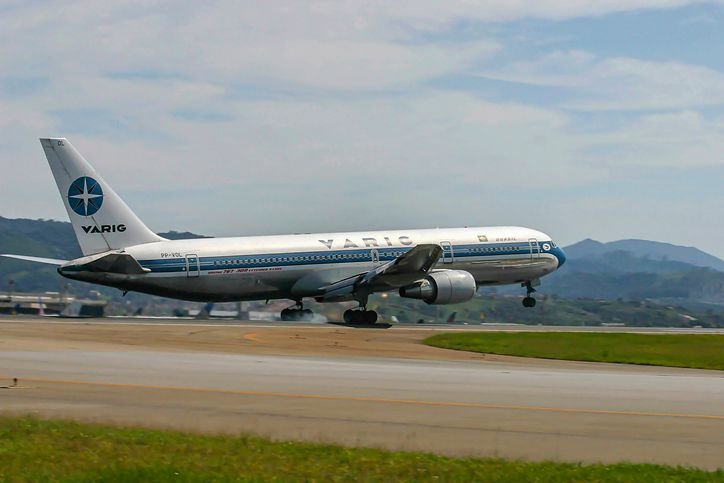 aviao-da-varig-decolando