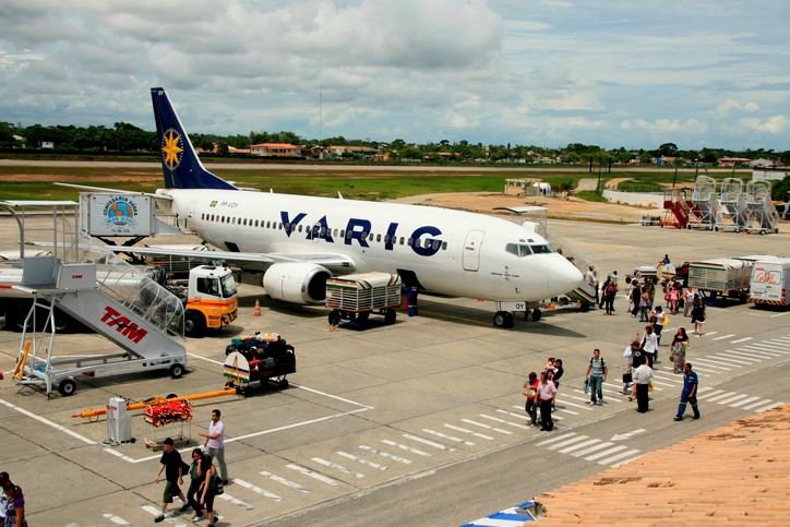 aviao-da-varig-na-pista