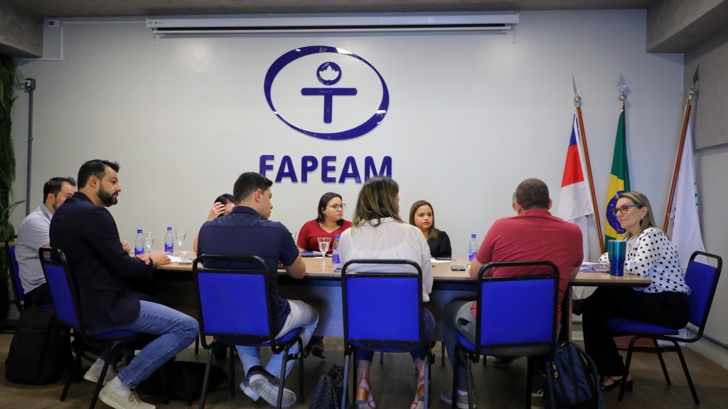 Edital de colaboração com a Illinois University-24