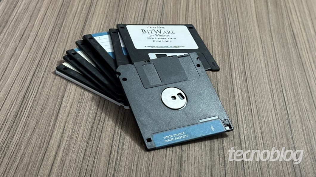 Disquetes de 3,5 polegadas (imagem: Emerson Alecrim/Tecnoblog)