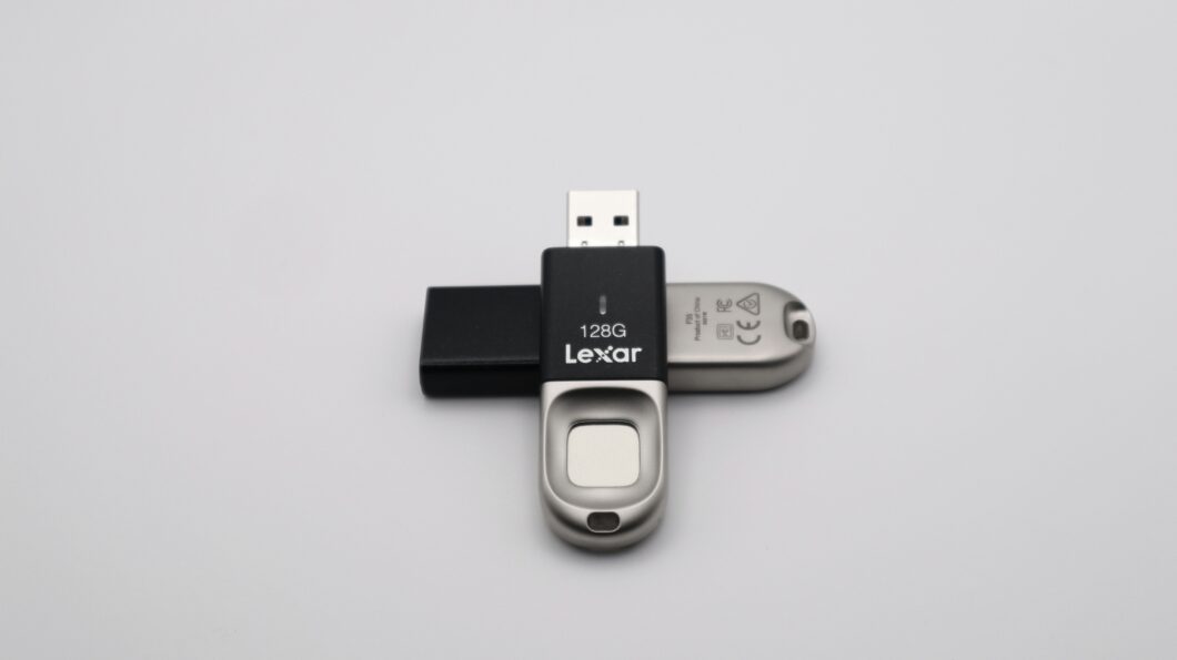 Ilustração de pen drive da Lexar