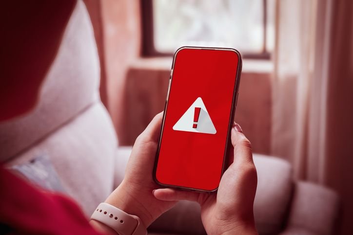 sinal-de-alerta-na-tela-do-celular