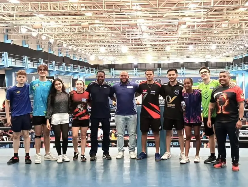 Delegação amapaense ao lado de atletas de todo o país durante a Copa Brasil de Tênis de Mesa
