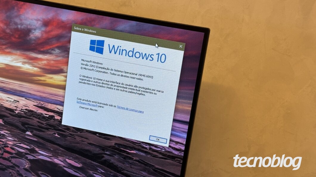 Monitor exibindo a janela "sobre o Windows 10"