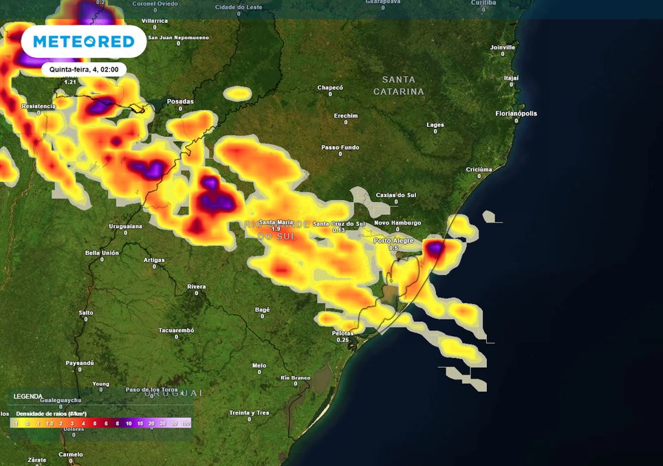 Previsão de densidade de raios nesta quinta-feira de madrugada.