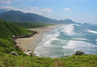 Cananéia: descubra a cidade histórica de 494 anos no litoral de SP com cachoeiras, praias desertas e ilhas