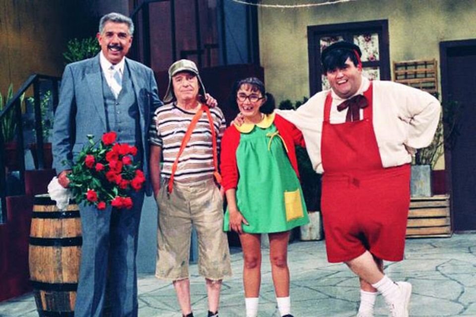 personagens-da-serie-chaves-na-vila-em-cena-com-o-senhor-barriga-chiquinha-nhonho-e-chaves