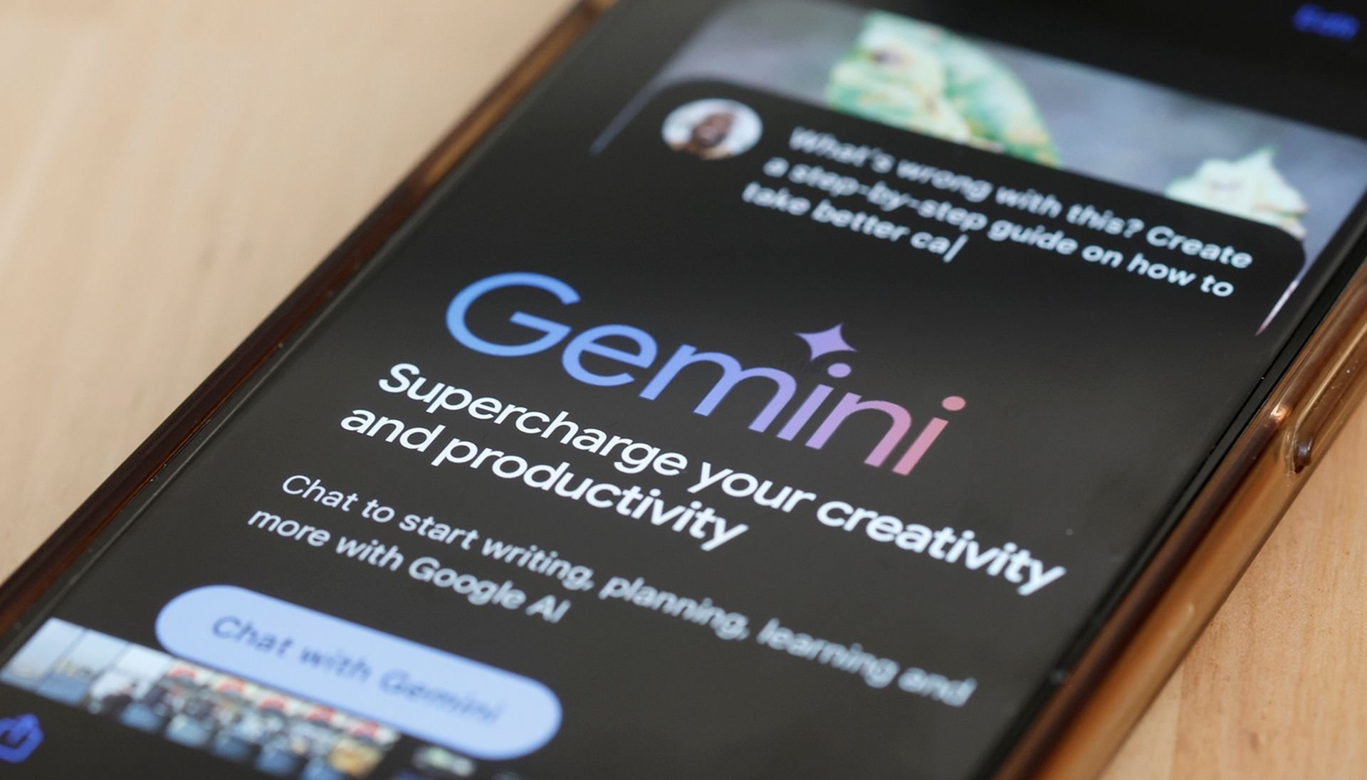 um celular com o app do google gemini aberto