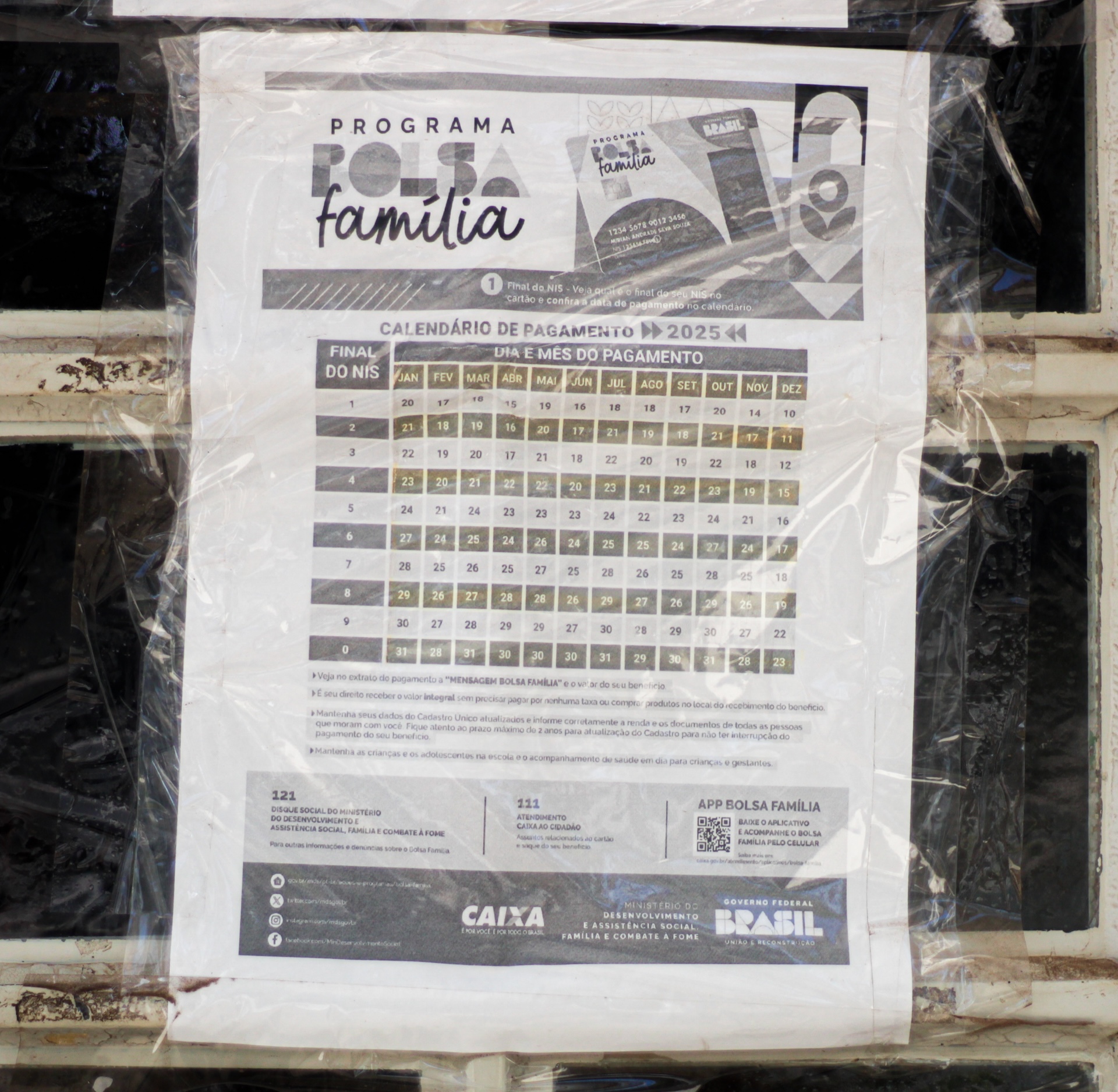 Informações referentes ao pagamento do Bolsa Família ficam na porta do centro