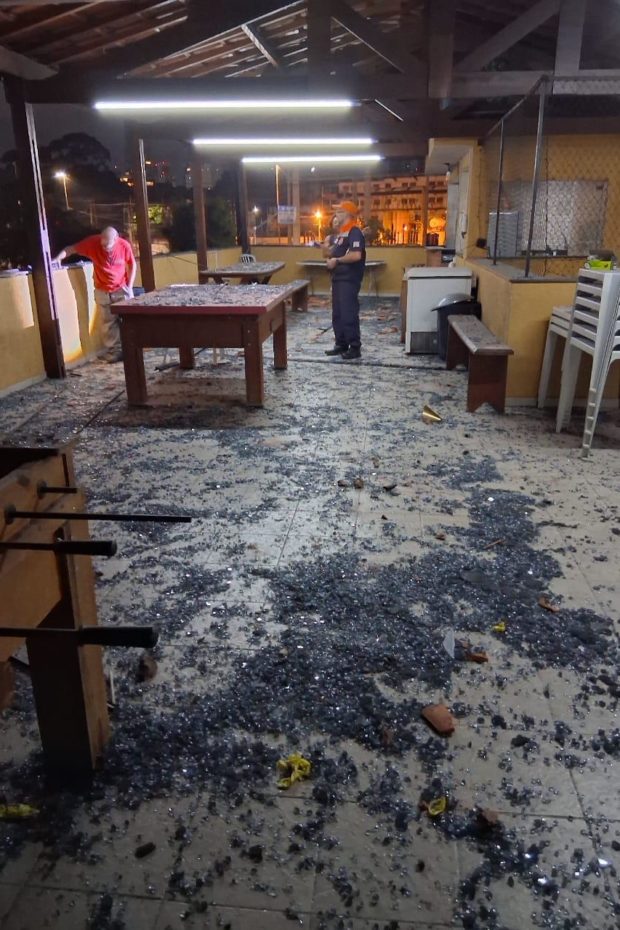 Uma das casas afetadas pelo incendio 