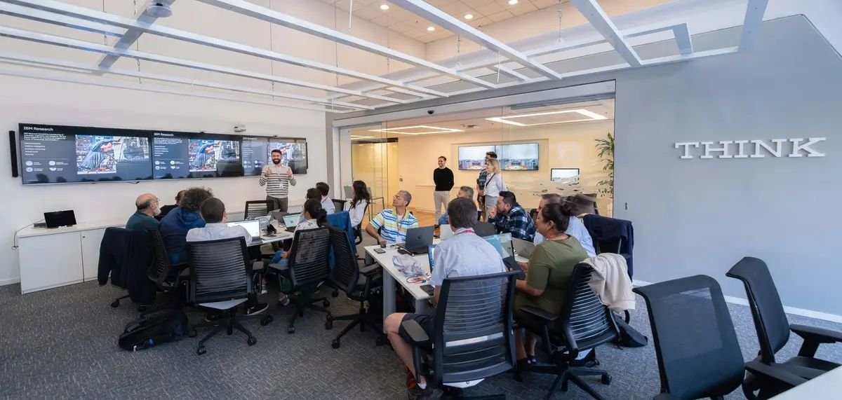 reuniao-em-escritorio-da-ibm