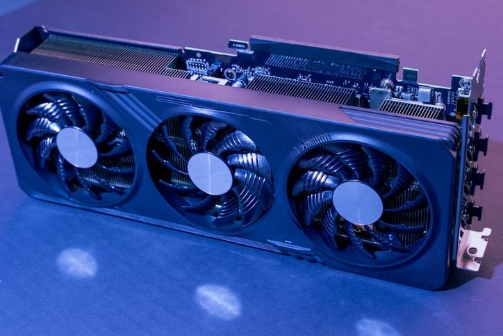 placa-de-video-com-tres-ventoinhas