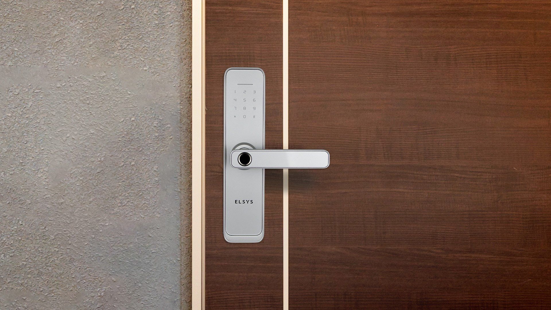 fechadura-digital-elsys-instalada-em-porta-de-madeira-com-teclado-touch-e-design-moderno