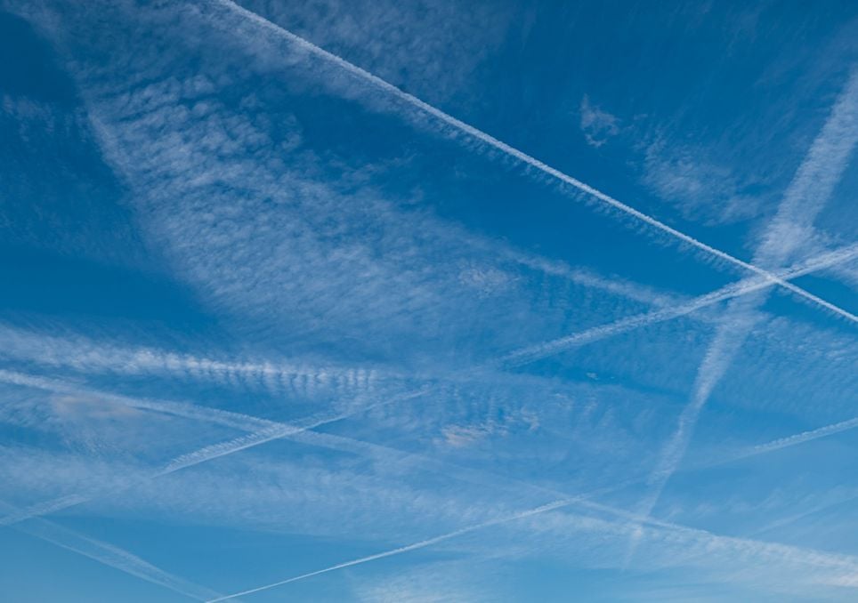 Aviões, voos, rastros de condensação, aquecimento global
