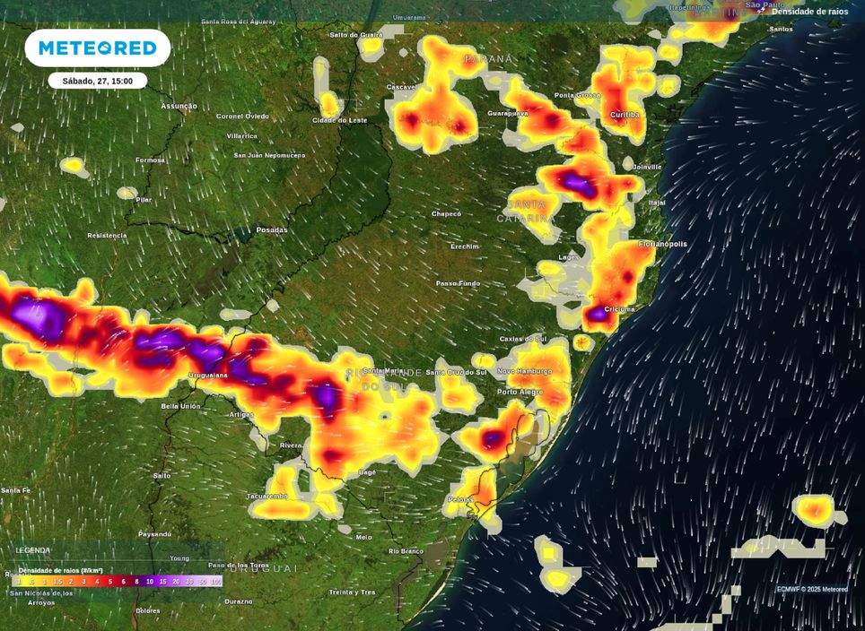 Mapa de densidade de raios para a deste sábado (27), de acordo com o modelo ECMWF.