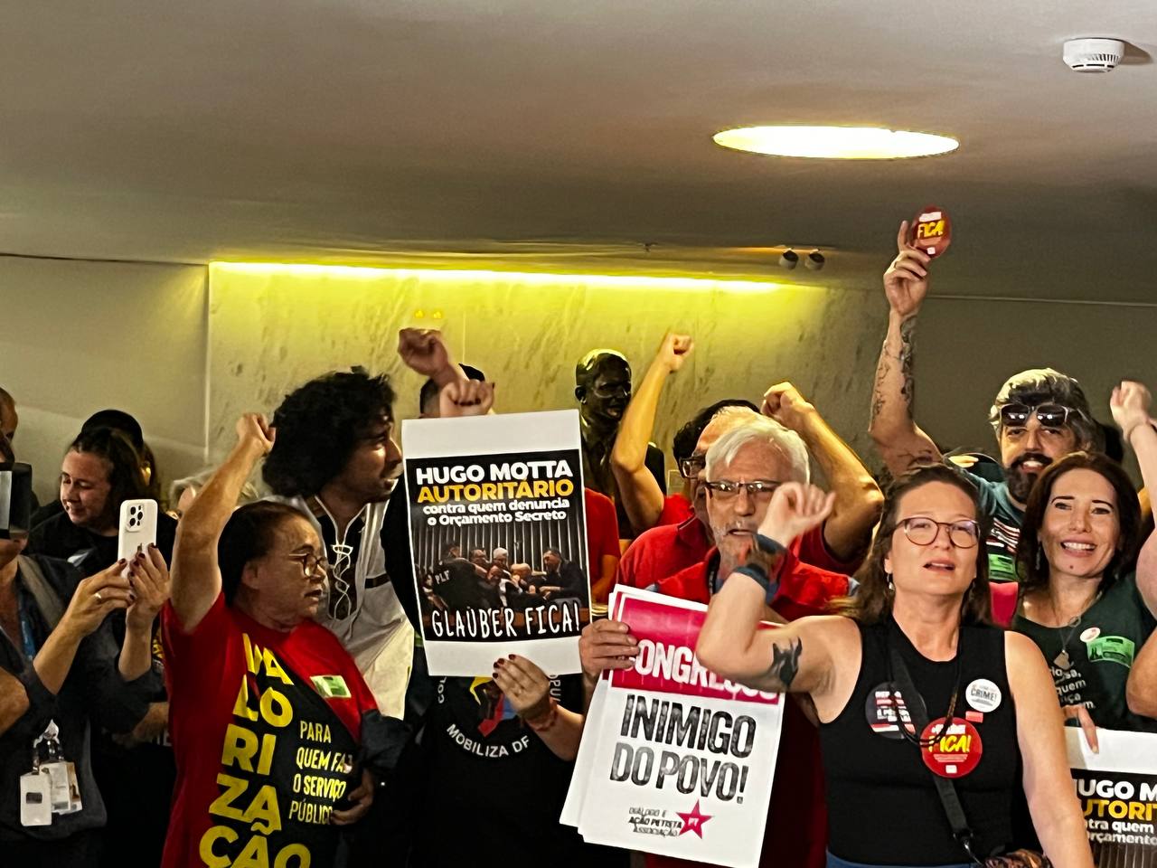 photo_5028806924778015605_y