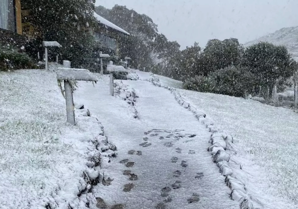 Neve em Bom Jardim da Serra (SC), no fim de maio. Créditos: Reprodução/Redes Sociais. Neve em Bom Jardim da Serra (SC), no fim de maio. Créditos: Reprodução/Redes Sociais.