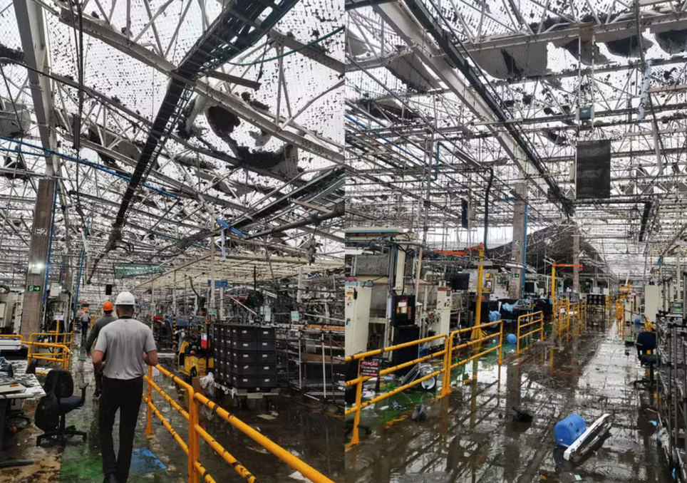 Fábrica da Toyota, em Porto Feliz (SP), completamente destruída após tempestade severa. Créditos: Reprodução/Redes Sociais. Fábrica da Toyota, em Porto Feliz (SP), completamente destruída após tempestade severa. Créditos: Reprodução/Redes Sociais.