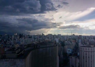 Calor, pancadas de chuva e tempestades marcam uma semana típica de verão em SP; veja a previsão
