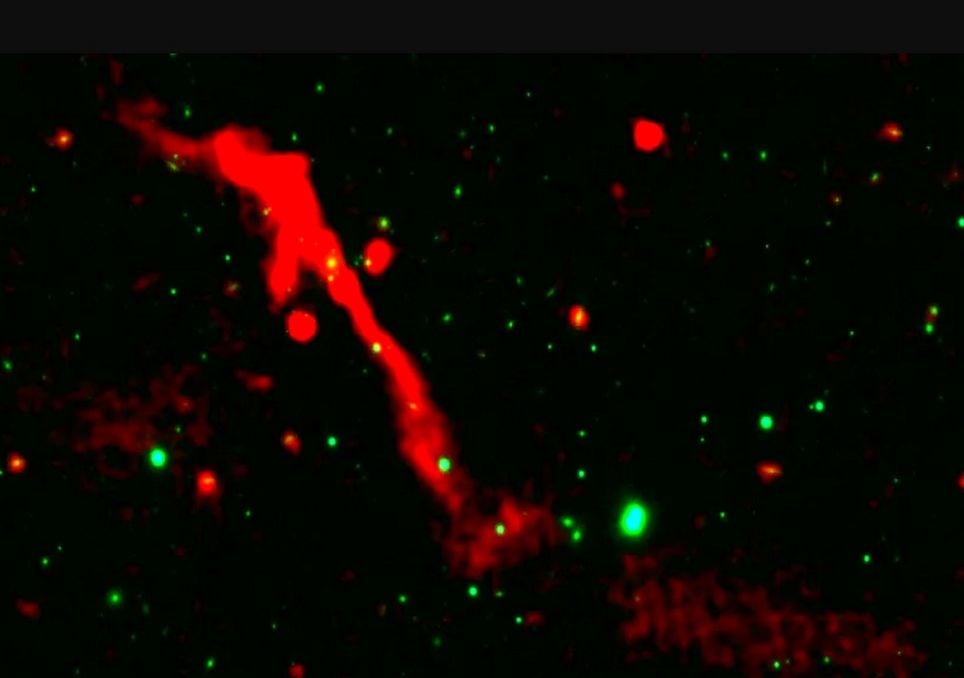 Buraco negro supermassivo em J1007+3540 Buraco negro supermassivo em J1007+3540