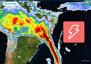 Frente fria e ZCAS deixam metade do Brasil sob alerta de chuvas intensas e elevado acumulado nesta terça, 20