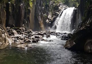 Para fugir do calor e do agito: conheça 5 cachoeiras com paisagens exuberantes em SC