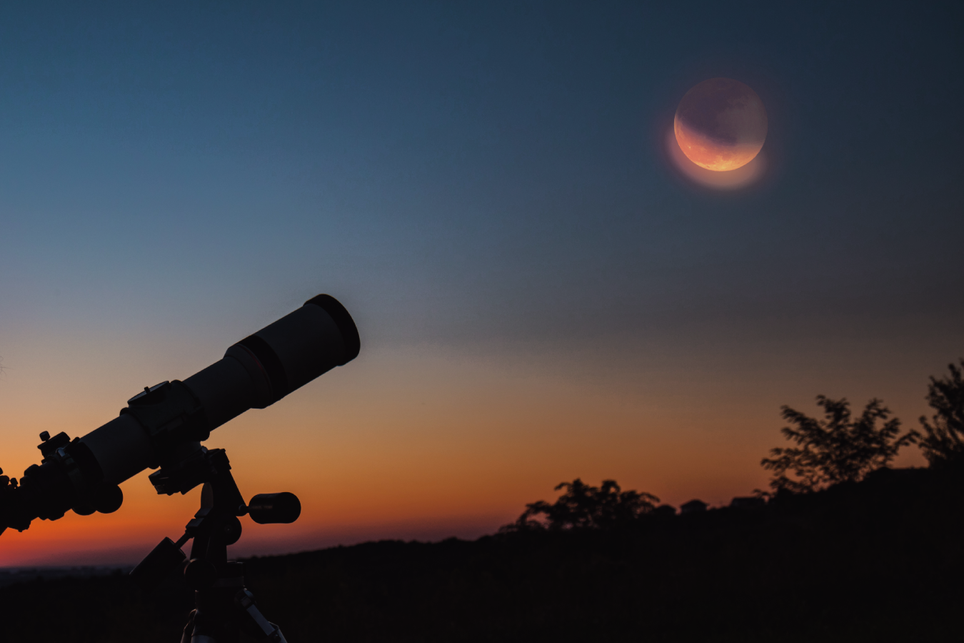 Os eclipses de 2026 começam em fevereiro e se estendem até agosto, incluindo eventos lunares e solares observáveis em diferentes regiões do planeta. Os eclipses de 2026 começam em fevereiro e se estendem até agosto, incluindo eventos lunares e solares observáveis em diferentes regiões do planeta.