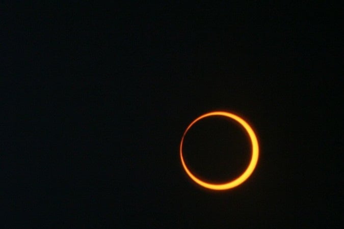 Eclipse solar anular forma ‘anel de fogo’ no céu nesta semana