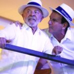 Lula cumprimenta mestre-sala e porta-bandeira da Acadêmicos de Niterói