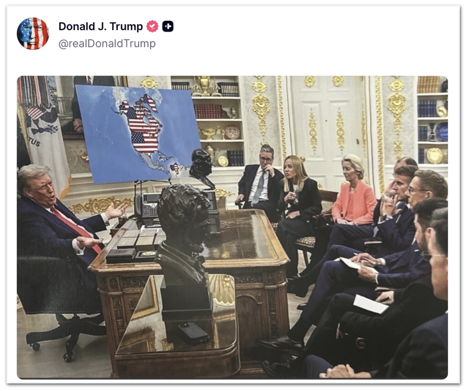 Montagem de Trump com mapa que mostra Groenlândia, Canadá e Venezuela como parte dos EUA