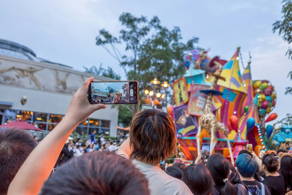 Golpes no Carnaval: descuidos com celular e cartão aumentam risco de prejuízos financeiros