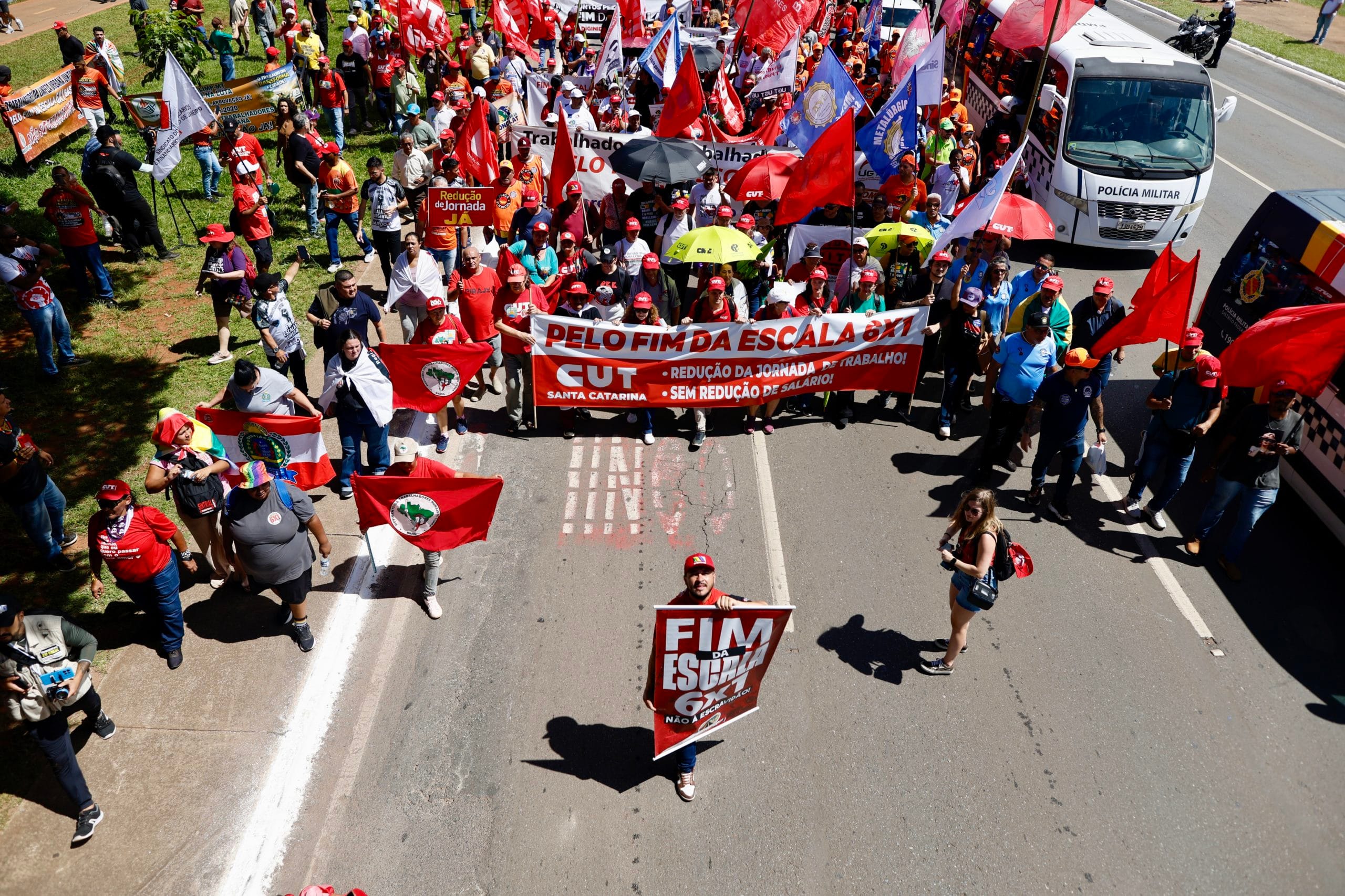 Entre as reivindicações dos trabalhadores estava o fim da escala 6 X 1