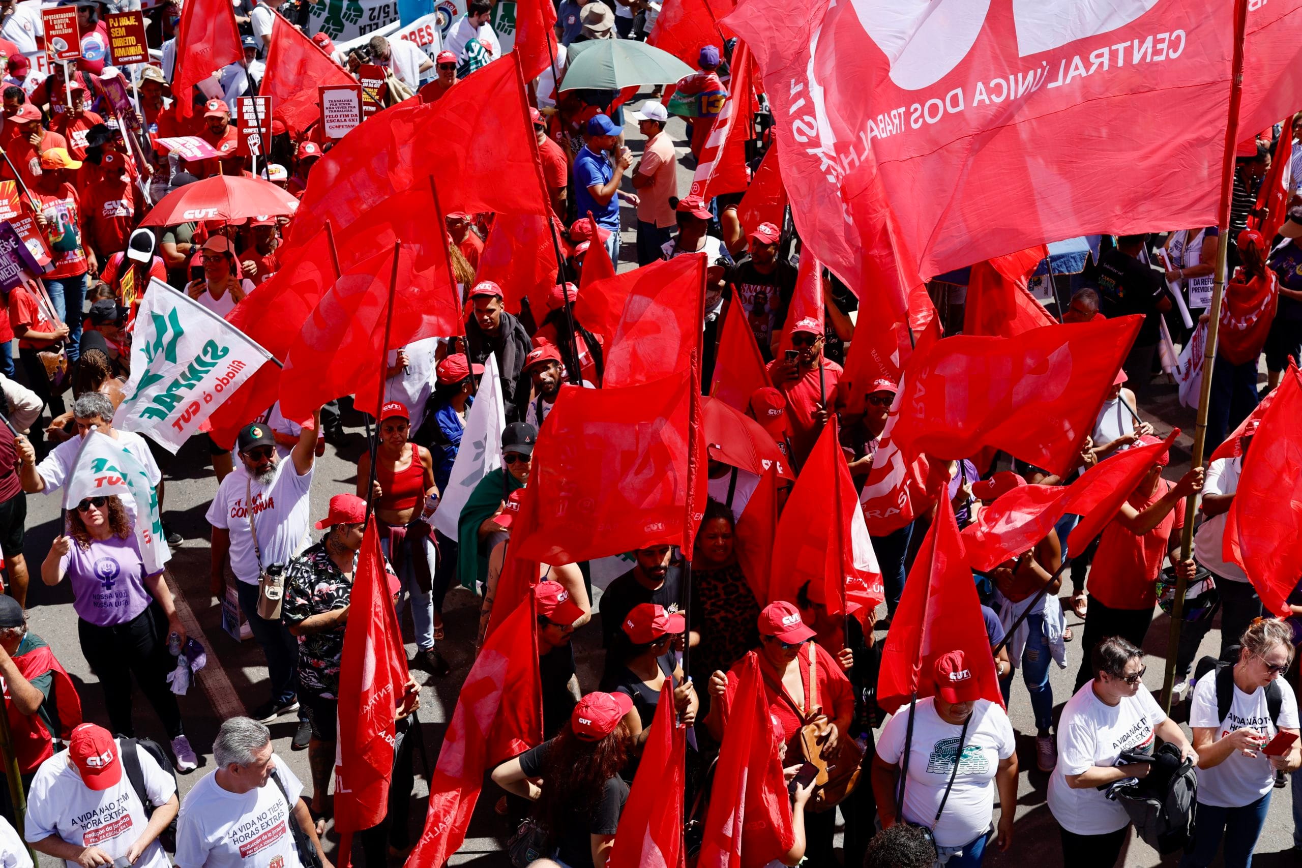 Trabalhadores na marcha da classe