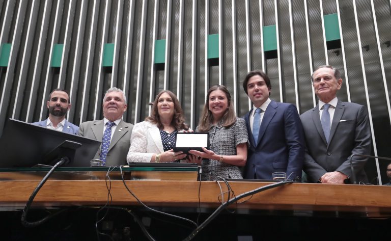 Sessão Solene em Homenagem ao Aniversário de Brasília.