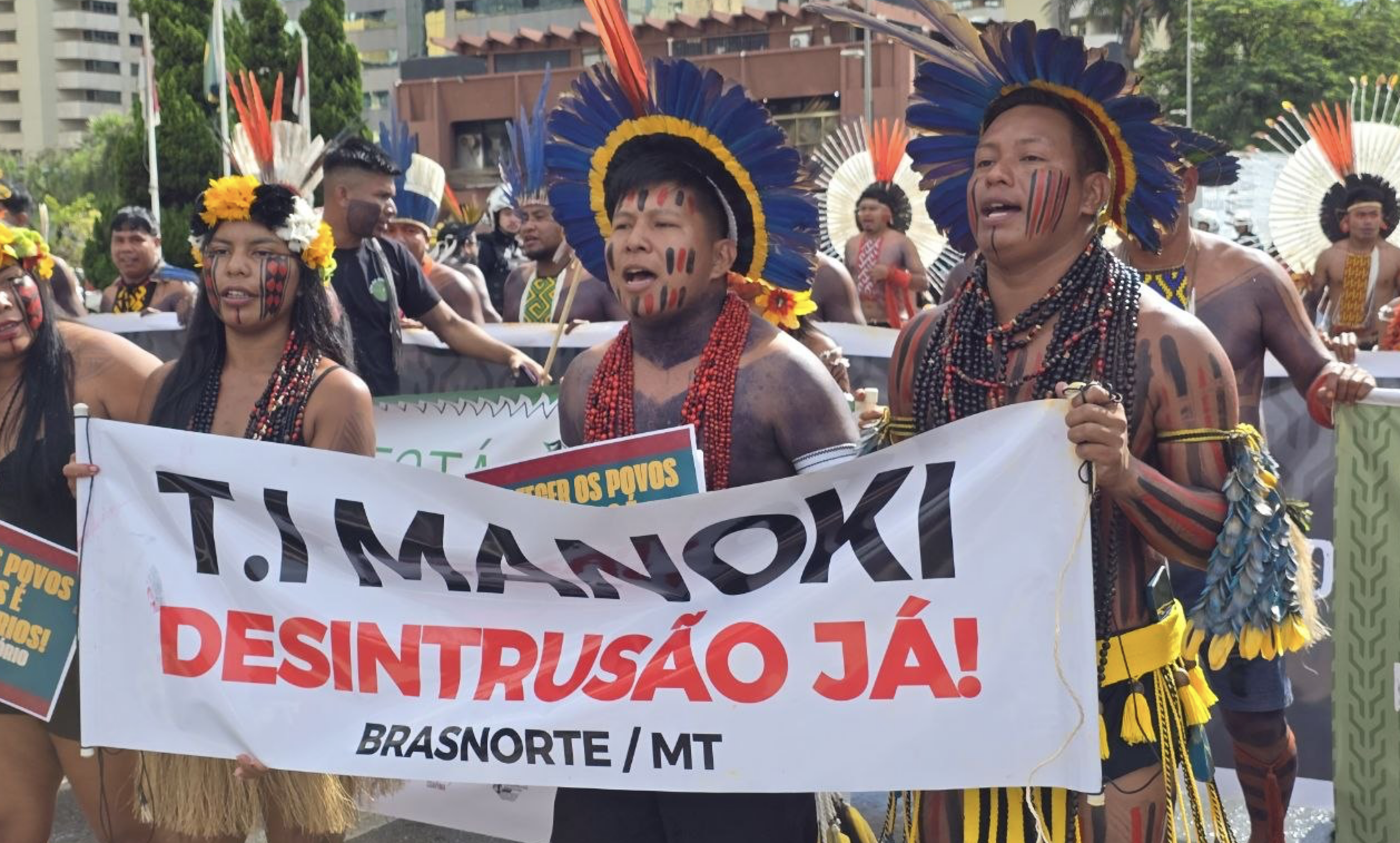 Indígenas cobram demarcação das terras